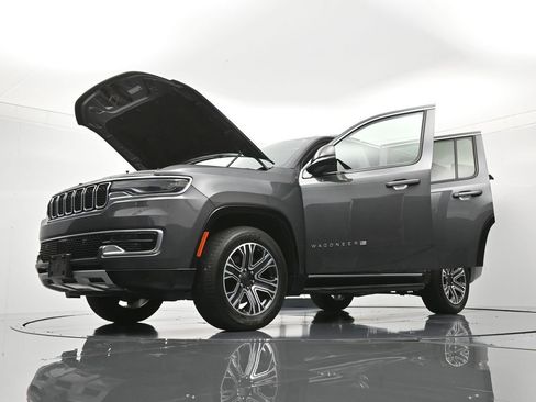 Used 2024 Jeep Wagoneer Series II w/ Flexible Seating Group RWD image 50