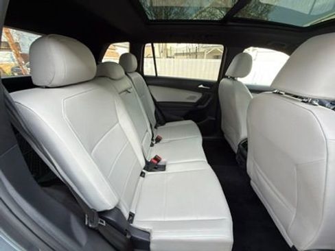 Used 2021 Volkswagen Tiguan SE R-Line image 27