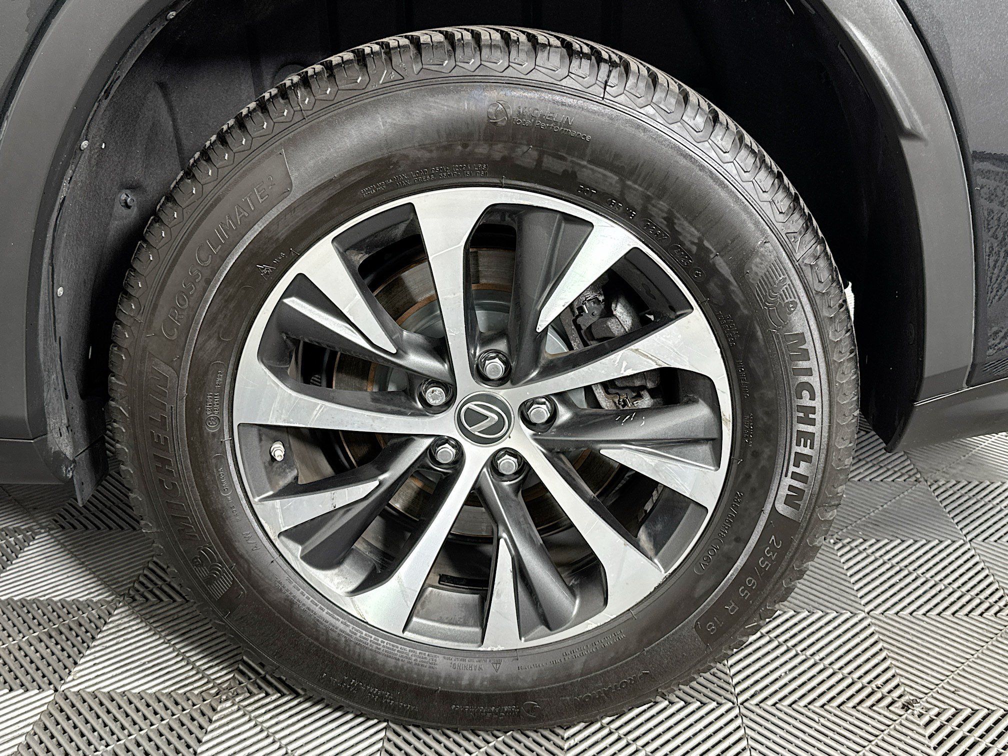 Used 2020 Lexus RX 350L Premium w/ Premium Package AWD/4WD image 35