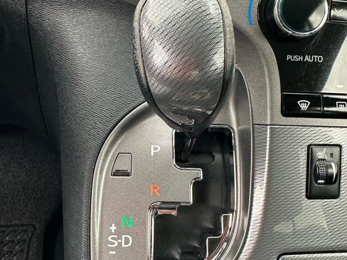 Used 2015 Toyota Venza XLE image 31