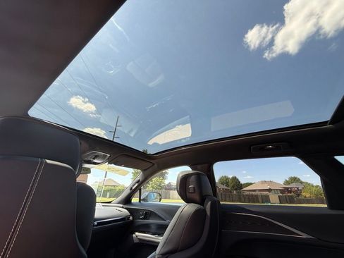 Used 2024 Cadillac Lyriq Luxury RWD image 17