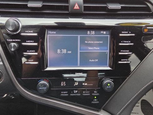 Used 2020 Toyota Camry SE w/ Convenience Package FWD image 22
