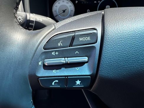 Used 2022 Hyundai Kona Limited AWD/4WD image 23