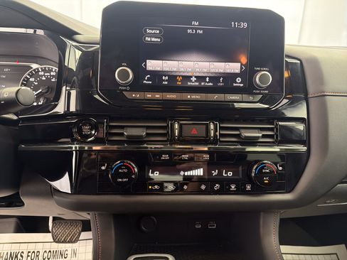 Used 2025 Nissan Pathfinder Rock Creek AWD/4WD image 9