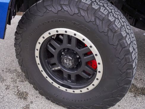 Used 2017 Ford F150 Lariat w/ Equipment Group 502A Luxury image 4