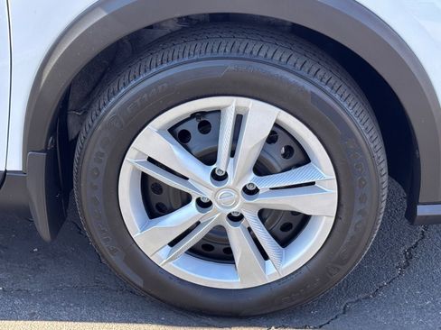 Used 2023 Nissan Kicks S FWD image 11