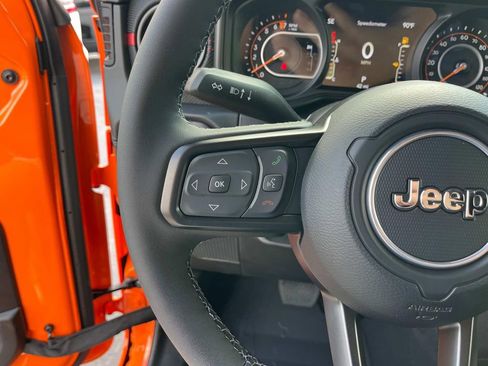 New 2025 Jeep Gladiator Rubicon image 16