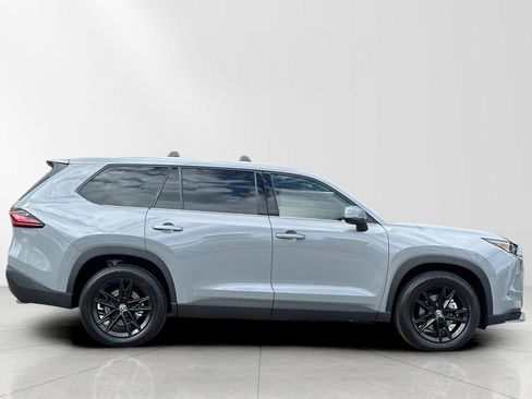 New 2026 Toyota Grand Highlander AWD Hybrid image 2