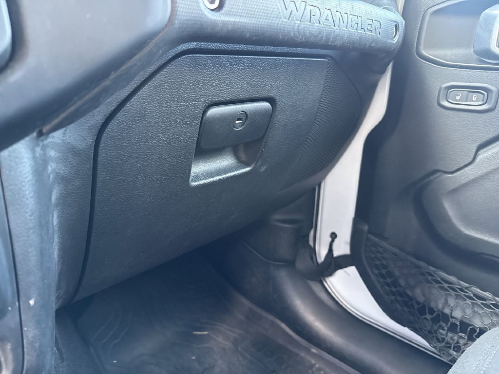 Used 2022 Jeep Wrangler Unlimited Sport AWD/4WD image 32