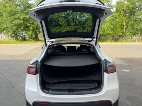 Used 2024 Tesla Model Y Long Range AWD/4WD image 12