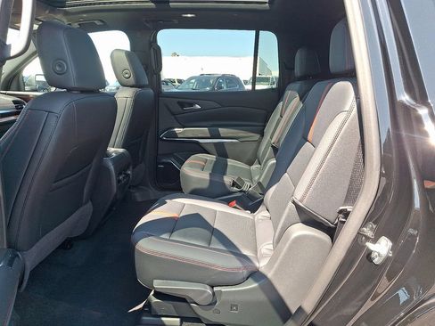 Certified 2025 Chevrolet Traverse RS AWD/4WD image 10