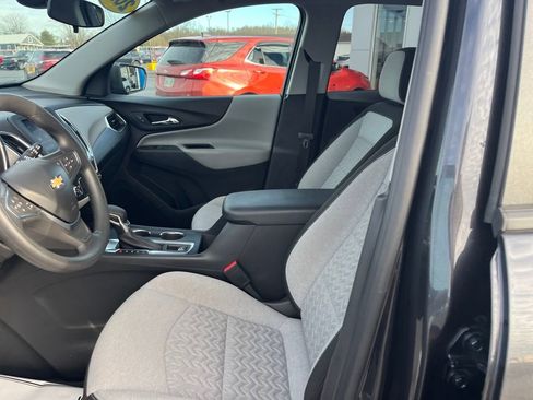 Used 2022 Chevrolet Equinox LS w/ LS Convenience Package image 18