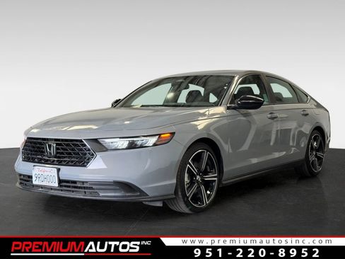 Used 2025 Honda Accord Sport image 1