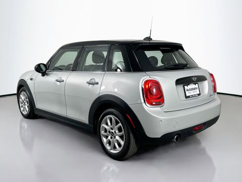 Used 2019 MINI Cooper 4-Door Hardtop image 9