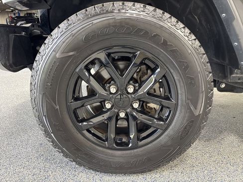 Used 2023 Jeep Gladiator Sport AWD/4WD image 37