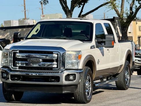 Used 2013 Ford F250 Lariat w/ Lariat Ultimate Pkg image 3