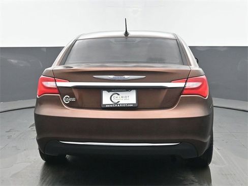 Used 2012 Chrysler 200 Touring image 5