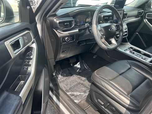 Certified 2023 Ford Explorer XLT w/ Equipment Group 202A AWD/4WD image 7
