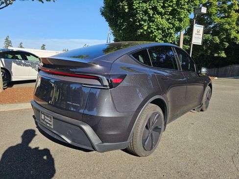 Used 2026 Tesla Model Y Long Range AWD/4WD image 7