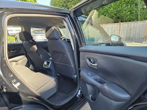 Certified 2025 Honda HR-V LX image 14