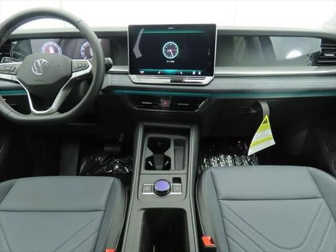 New 2026 Volkswagen Tiguan SE image 13