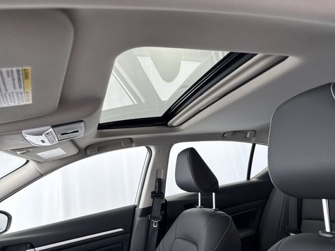 New 2025 Nissan Altima 2.5 SR w/ SR Premium Package image 12