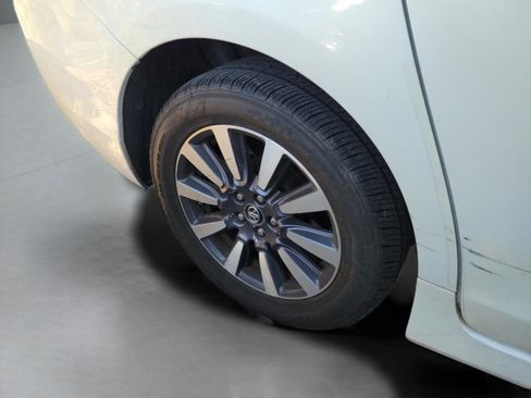 Used 2019 Toyota Sienna Limited image 30