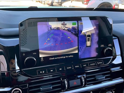 Used 2024 Nissan Pathfinder Platinum w/ Cargo Package image 24