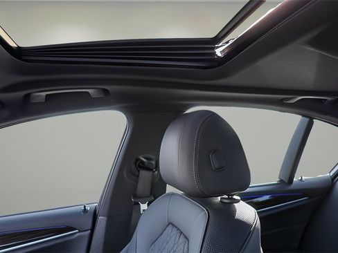 Used 2023 BMW 530i w/ Executive Package image 21