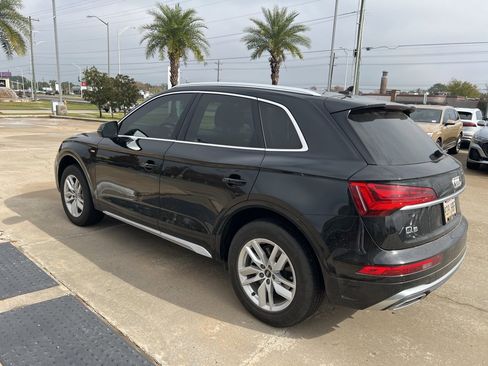 Used 2023 Audi Q5 2.0T Premium w/ Convenience Package image 2
