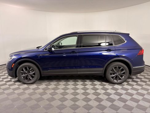 Used 2022 Volkswagen Tiguan SE AWD/4WD image 2
