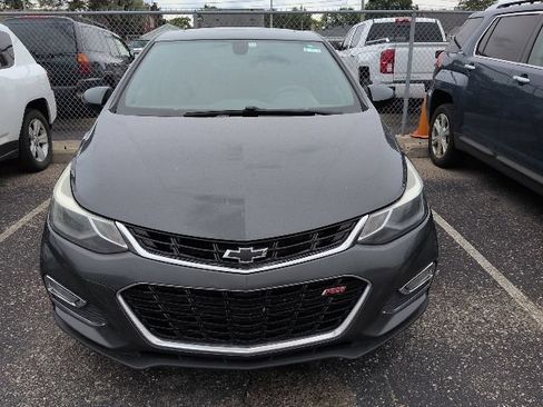 Used 2017 Chevrolet Cruze LT w/ Sun And Sound Package FWD image 3