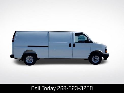 New 2025 GMC Savana 3500 Extended w/ Driver Convenience Package image 10