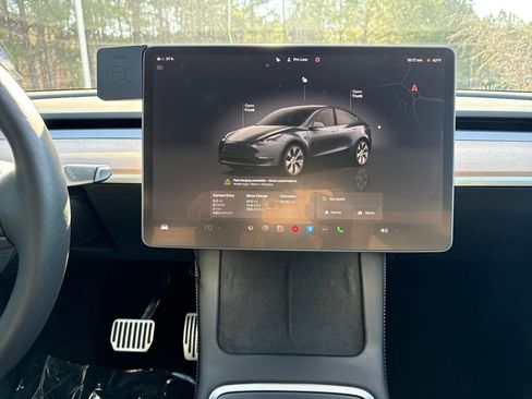 Used 2023 Tesla Model Y Long Range image 17