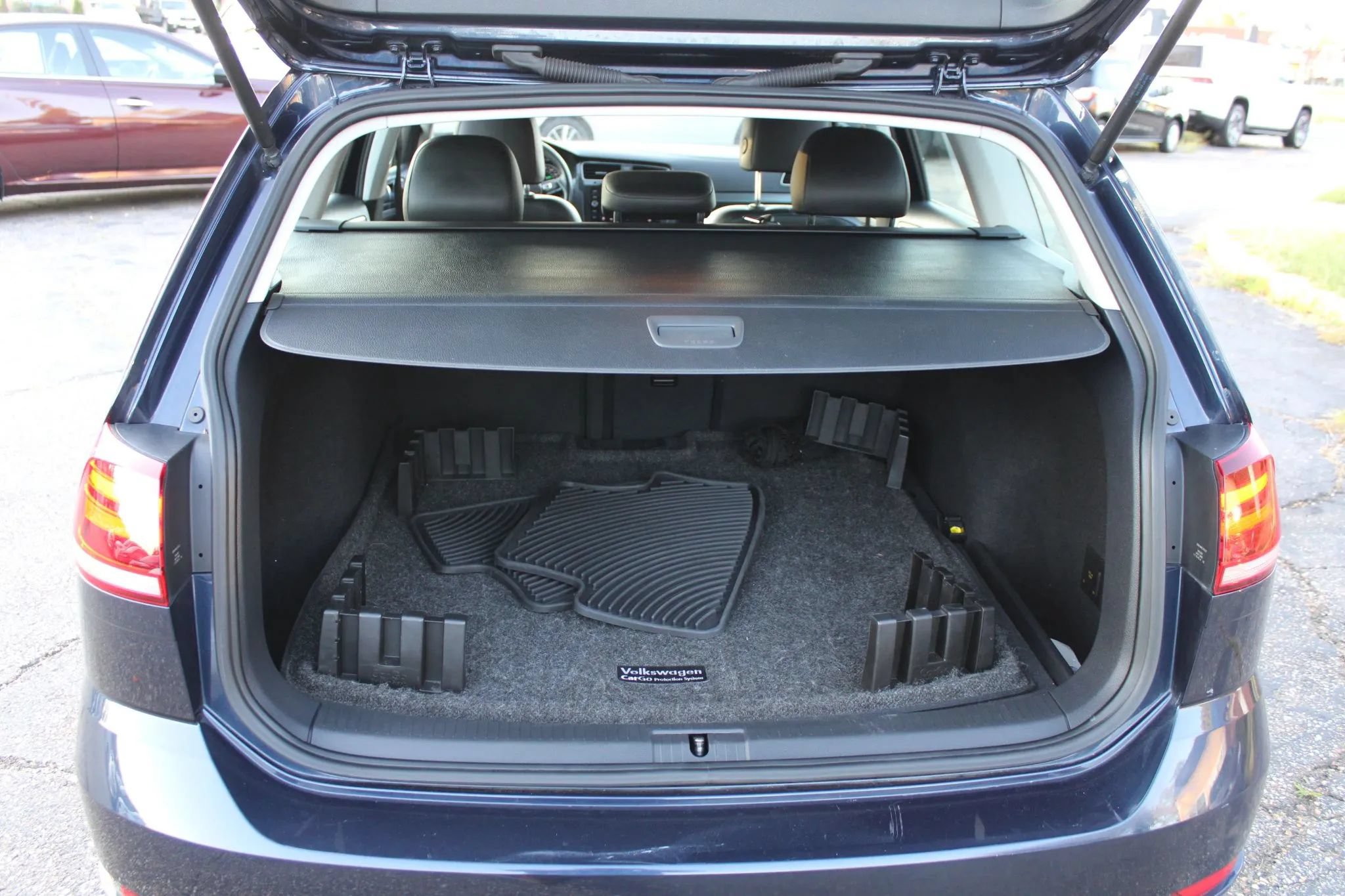 Used 2018 Volkswagen Golf SE FWD image 14