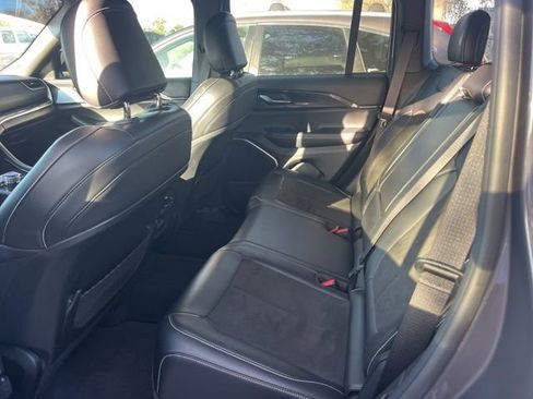 Used 2022 Jeep Grand Cherokee Altitude image 6