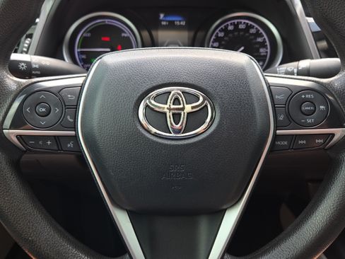 Used 2022 Toyota Camry LE FWD image 29