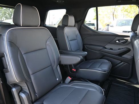 Used 2023 Chevrolet Traverse Premier FWD image 24