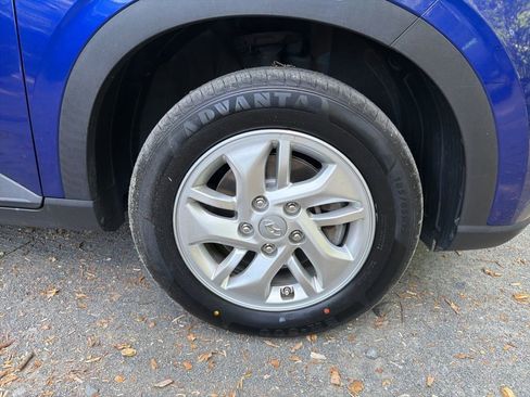 Used 2021 Hyundai Venue SE FWD image 8