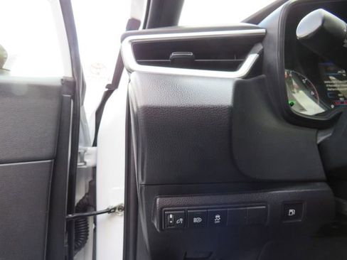 Used 2024 Toyota Corolla SE image 32