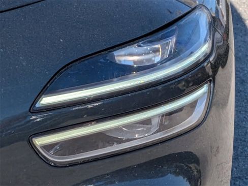 Used 2023 Genesis G70 3.3T w/ Sport Prestige Package image 7