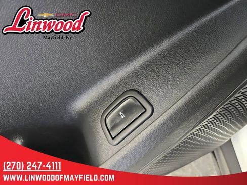 Used 2026 Chevrolet Traverse LT FWD image 17
