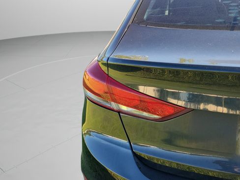 Used 2017 Hyundai Elantra SE FWD image 24
