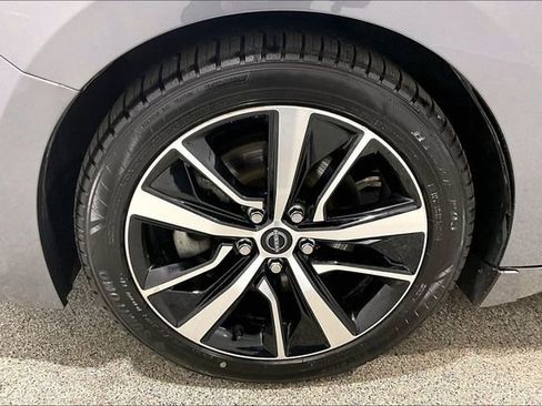 Used 2023 Nissan Maxima SL FWD image 35