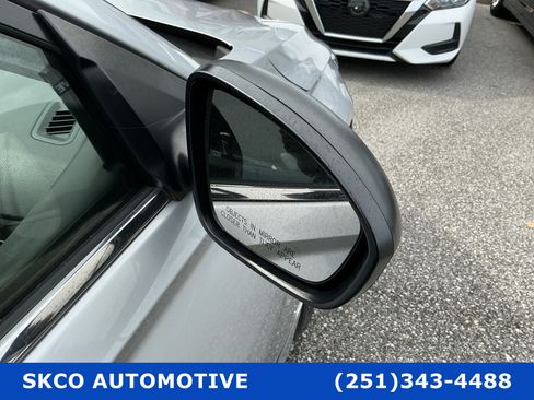 Used 2024 Nissan Altima 2.5 S FWD image 10