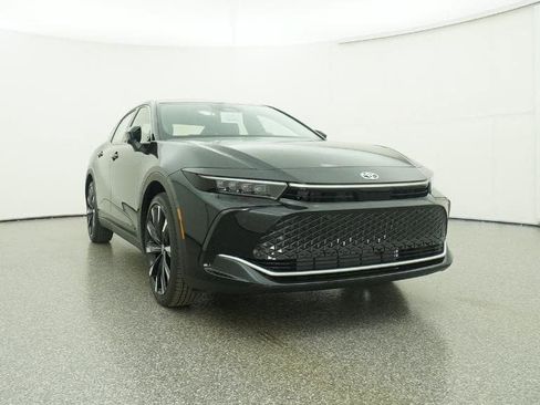 New 2026 Toyota Crown Platinum image 30