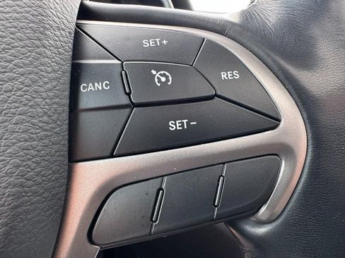 Used 2021 Jeep Grand Cherokee Limited AWD/4WD image 18