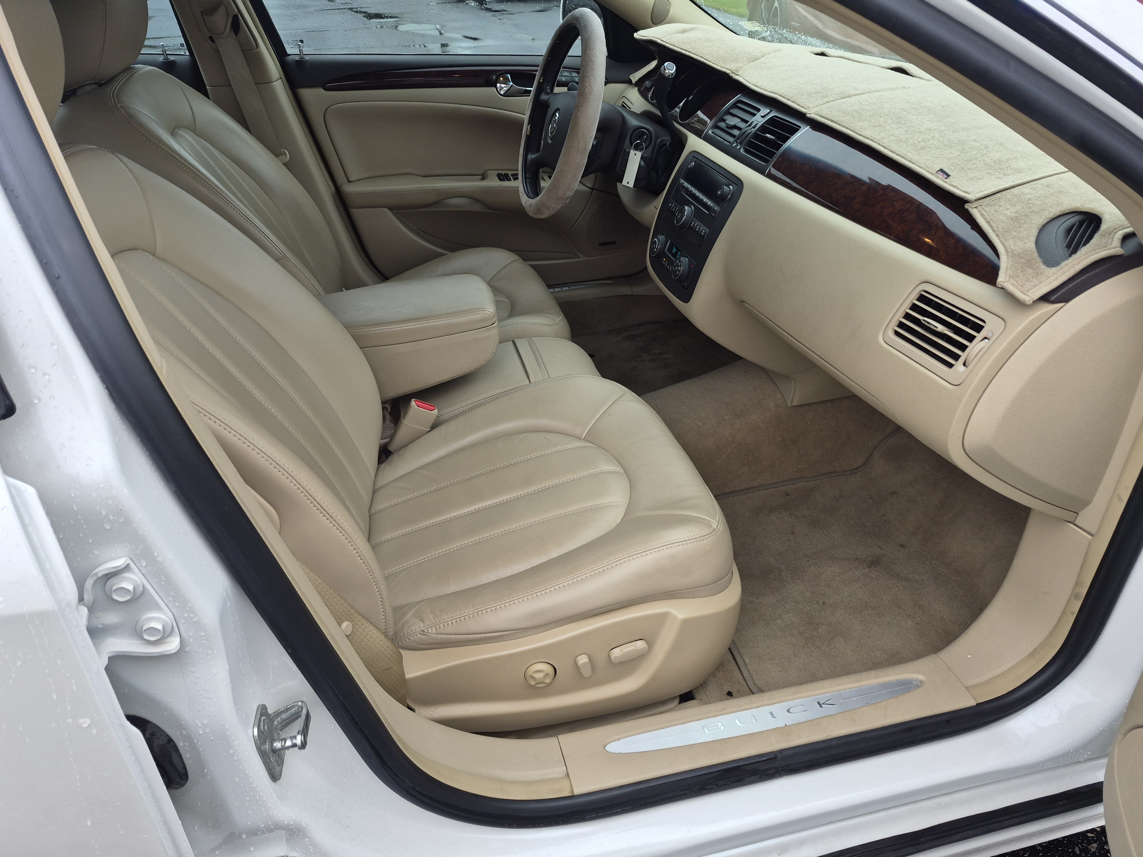 Used 2011 Buick Lucerne CXL FWD image 12