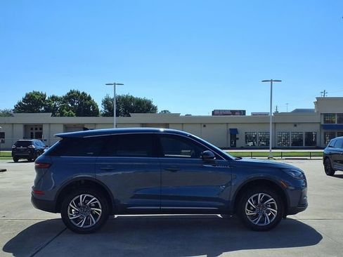 Used 2025 Lincoln Corsair FWD w/ Equipment Group 101A image 21