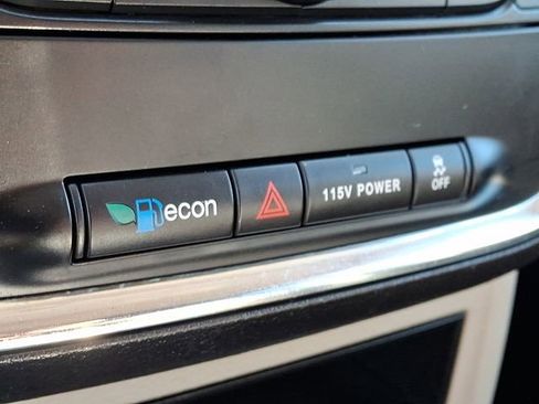 Used 2014 Chrysler Town & Country Touring FWD image 23